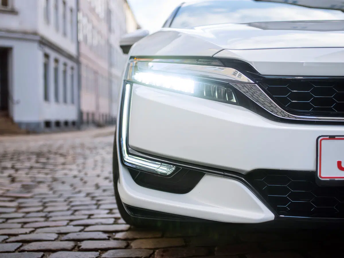 Honda FCX Clarity, l'auto ad idrogeno che emette solo acqua (18)