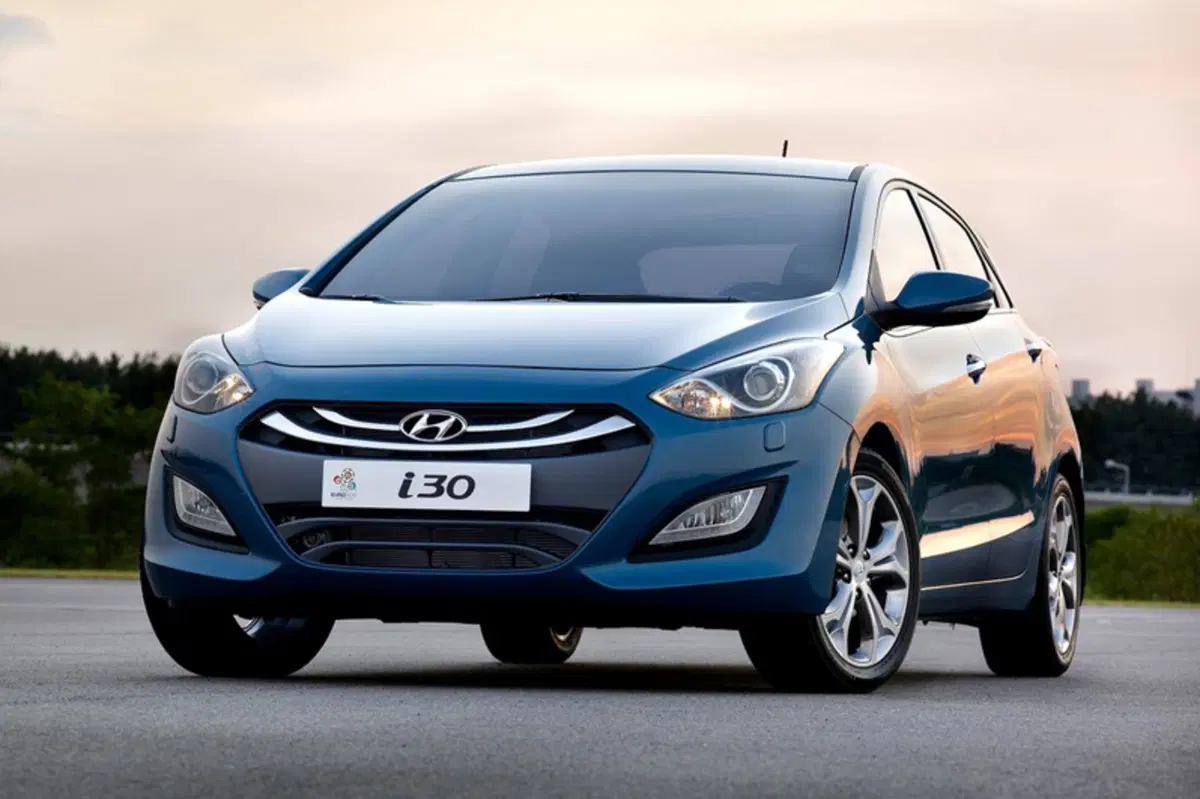 Hyundai i30 1.6 CRDi 5p. Comfort Plus (3)