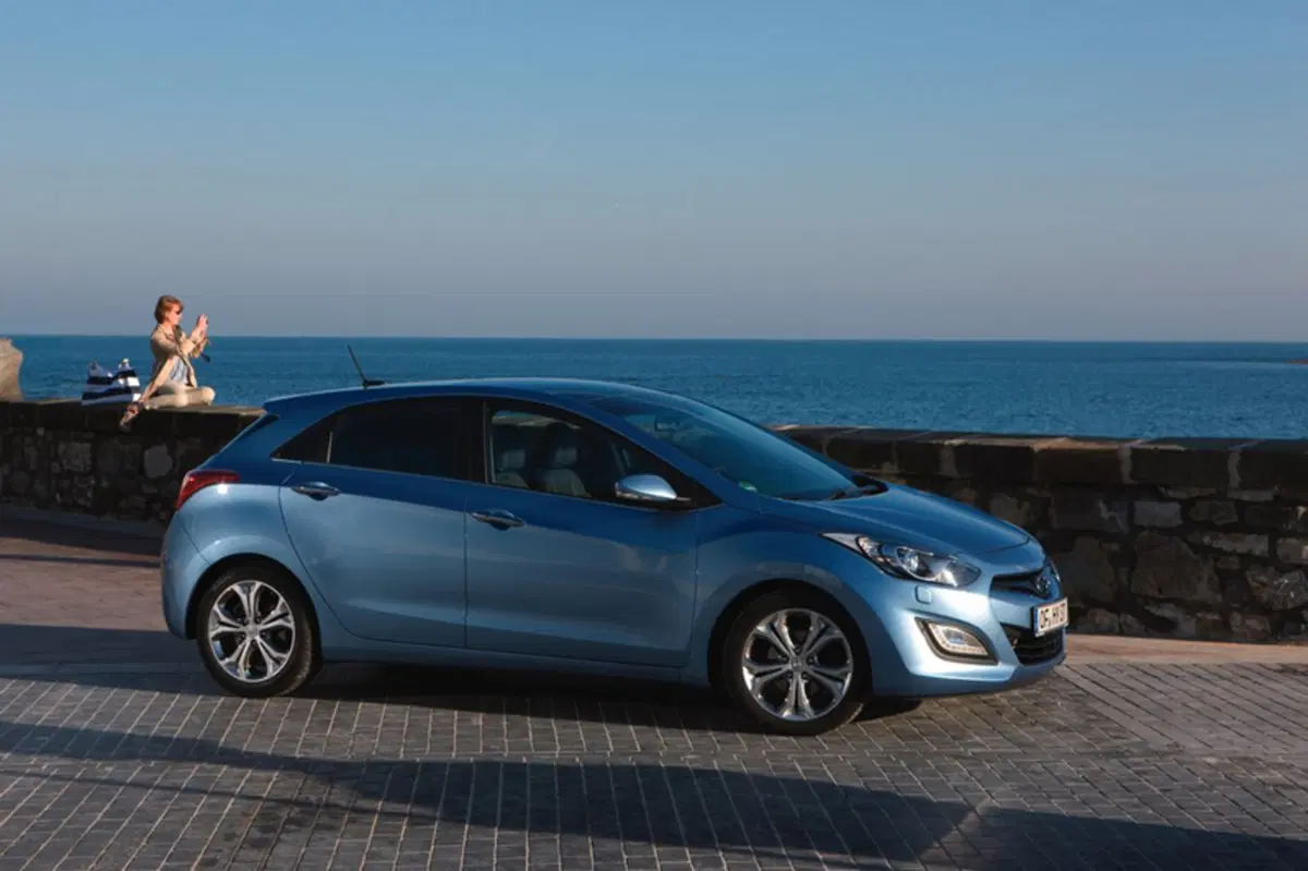 Hyundai i30 1.6 CRDi 5p. Comfort Plus (11)