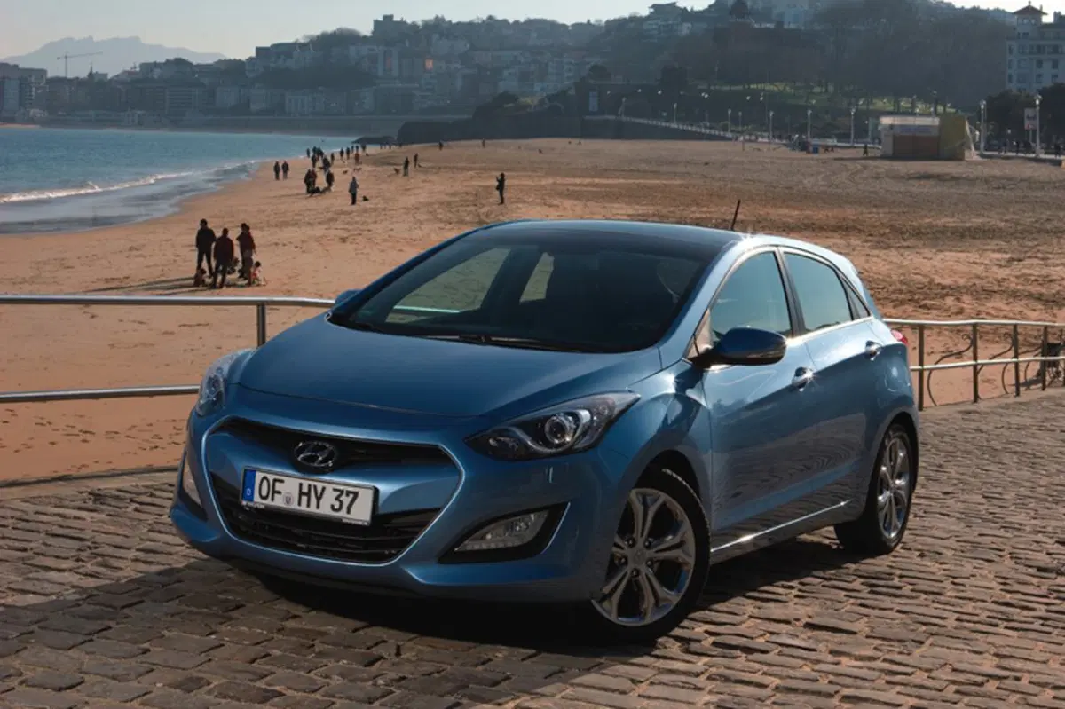 Hyundai i30 1.6 CRDi 5p. Comfort Plus (17)