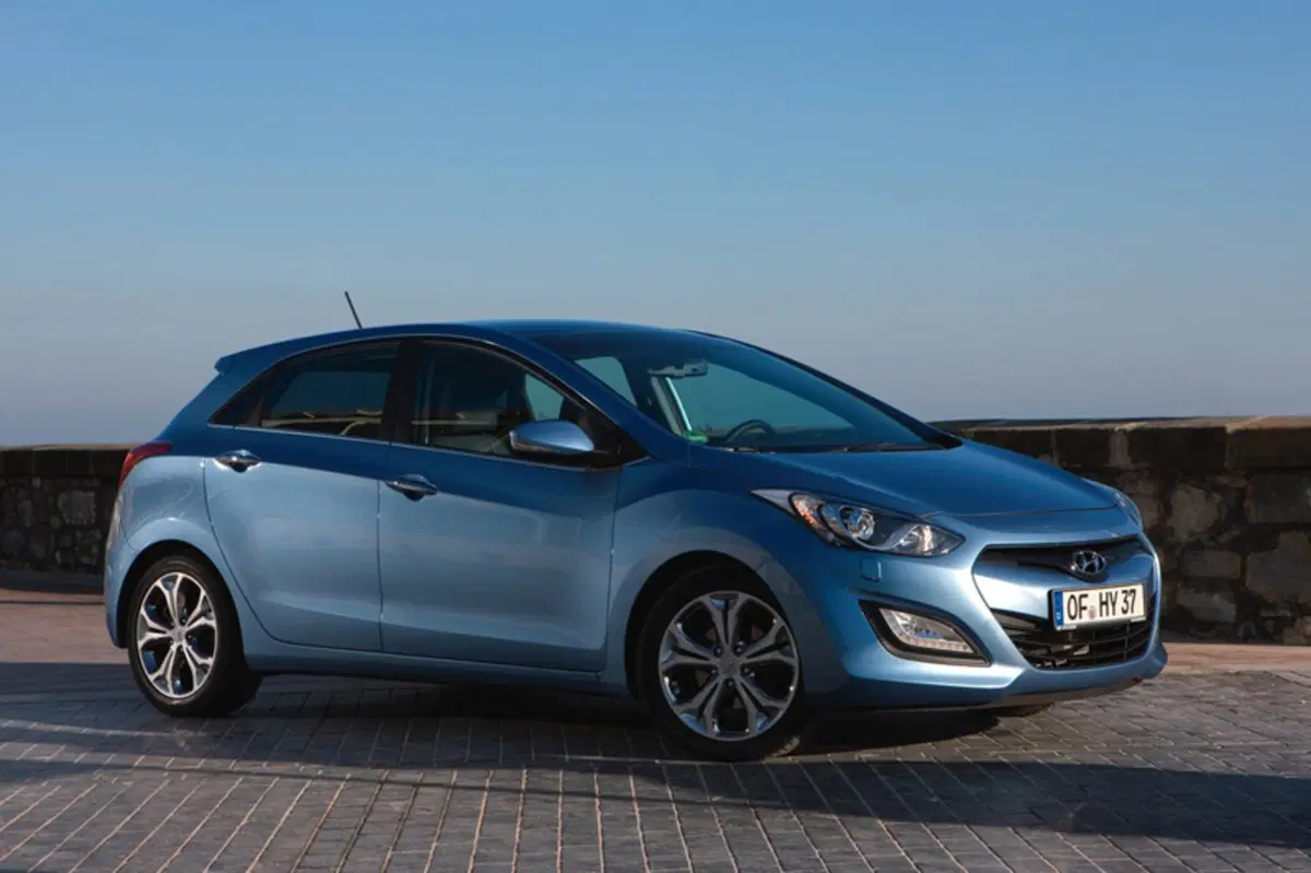 Hyundai i30 1.6 CRDi 5p. Comfort Plus (18)