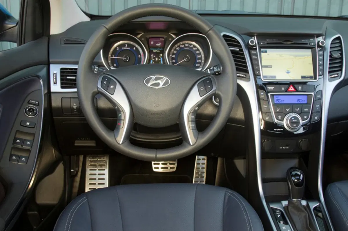 Hyundai i30 1.6 CRDi 5p. Comfort Plus (24)