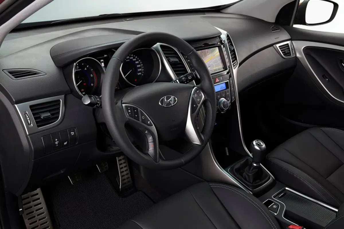 Hyundai i30 1.6 CRDi 5p. Comfort Plus (28)