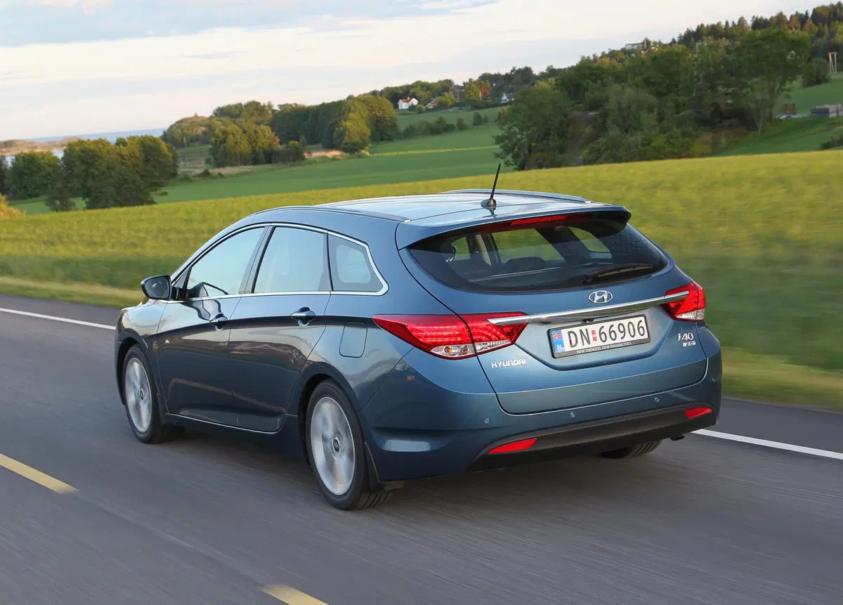 Hyundai i40 Station Wagon 1.7 CRDi 136CV Style (18)