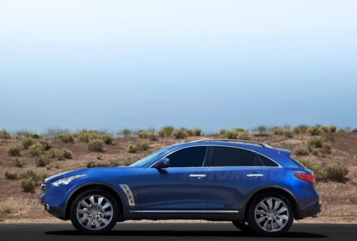 Infiniti QX50 3.7 GT Premium (6)