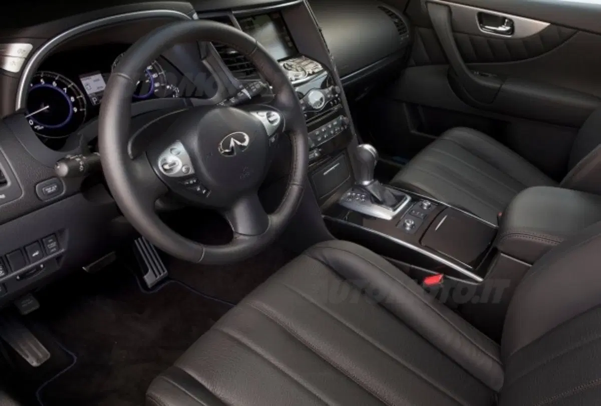 Infiniti QX50 3.7 GT Premium (7)