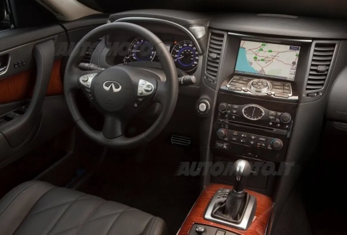 Infiniti QX50 3.7 GT Premium (8)