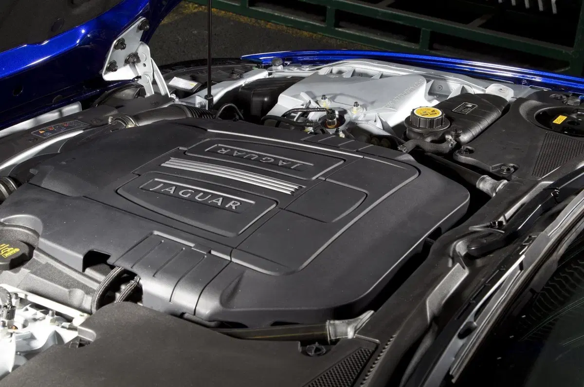 Jaguar XK (2006-15) (8)