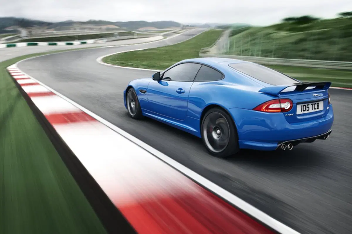 Jaguar XKR-S 4.2 V8 S/C Coupé (12)