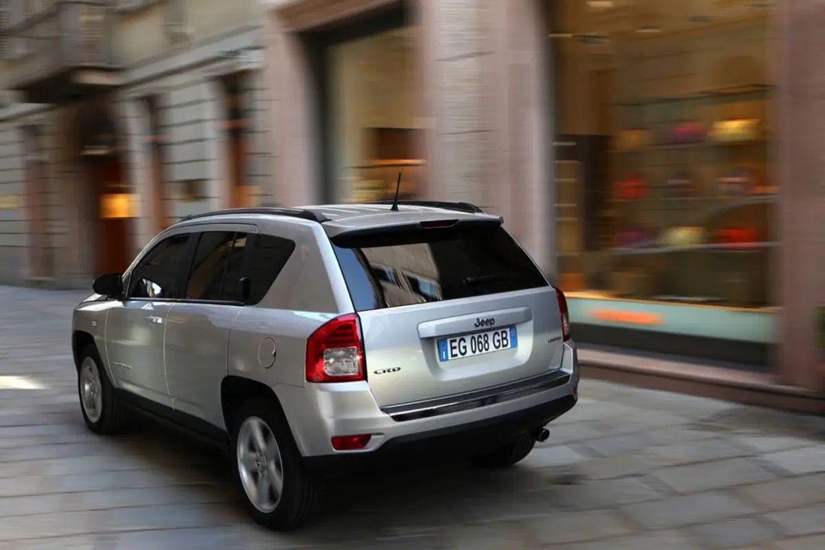 Jeep Compass 2.0 Turbodiesel Limited (8)