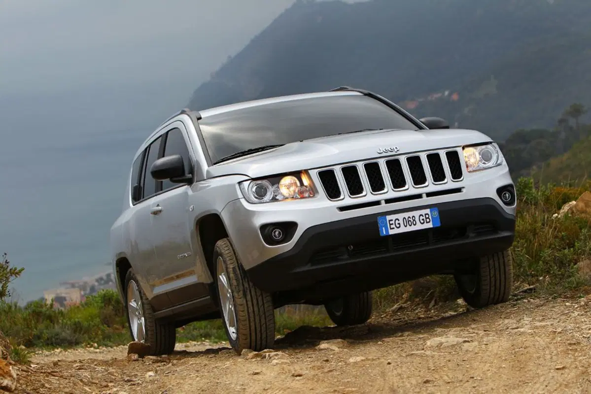Jeep Compass 2.0 Turbodiesel Limited (11)