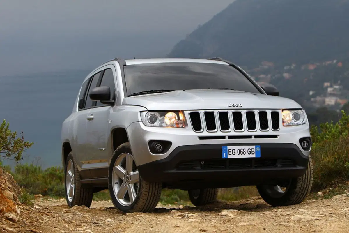 Jeep Compass 2.0 Turbodiesel Limited (12)
