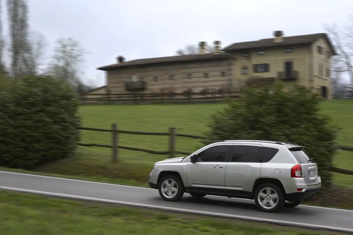 Jeep Compass 2.0 Turbodiesel Limited (13)