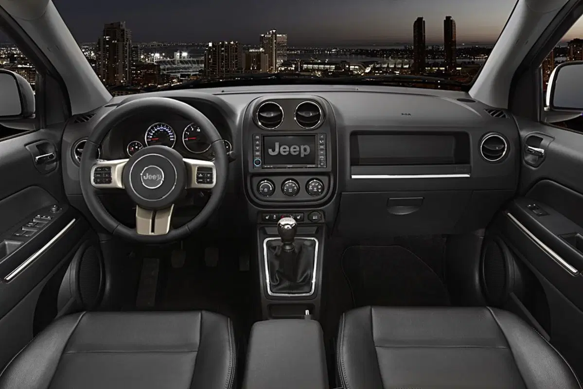 Jeep Compass 2.0 Turbodiesel Limited (16)