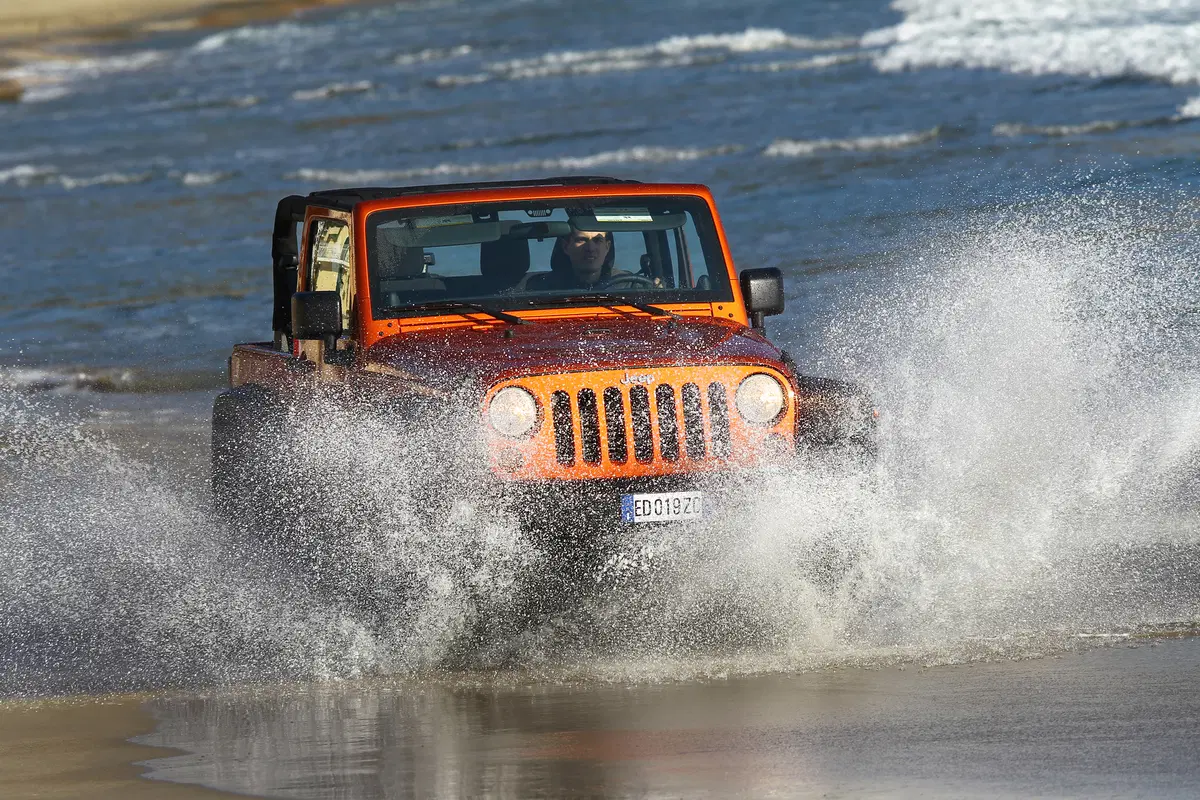 Jeep Wrangler 2.8 CRD DPF Cabrio Auto (4)