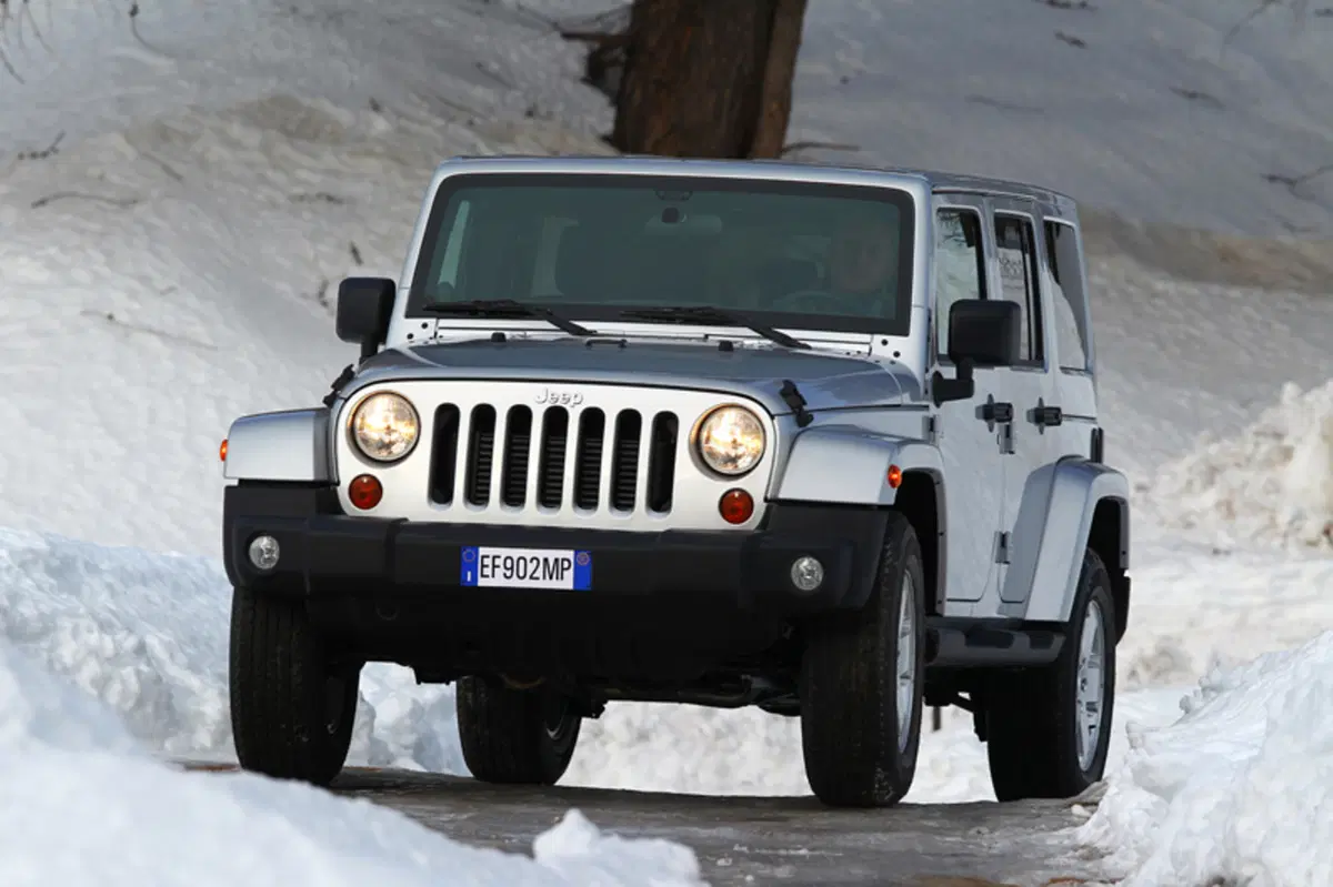 Jeep Wrangler Unlimited 2.8 CRD DPF Sahara Auto (5)