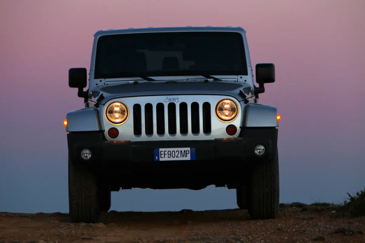 Jeep Wrangler Unlimited 2.8 CRD DPF Sahara Auto (12)