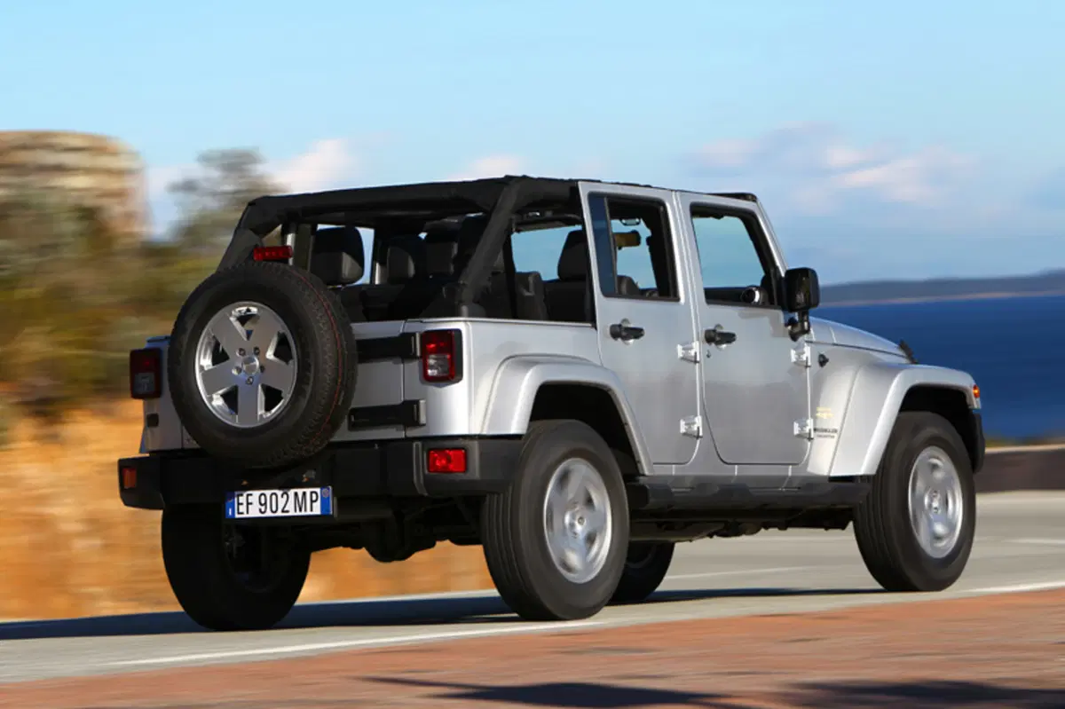 Jeep Wrangler Unlimited 2.8 CRD DPF Sahara Auto (15)