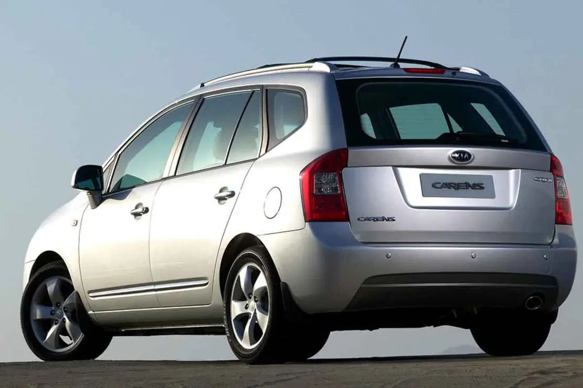Kia Carens (2006-10) (3)