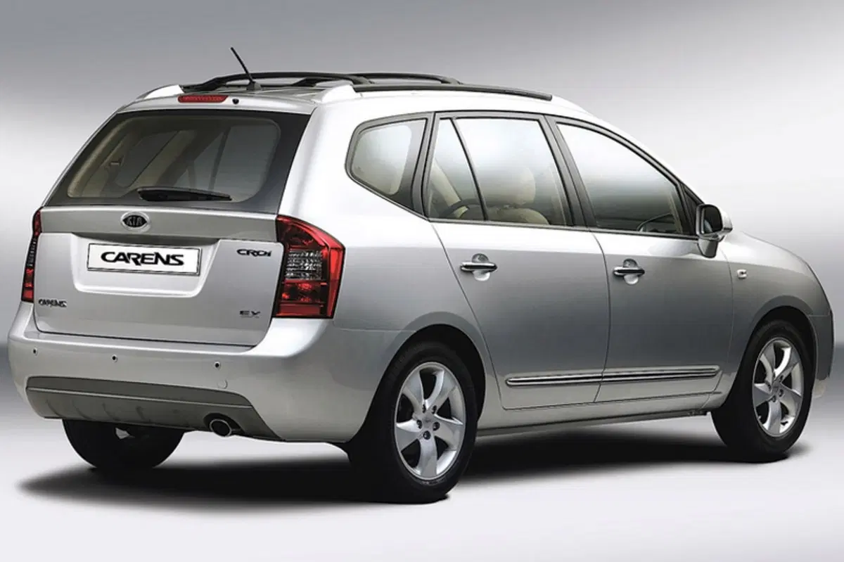Kia Carens (2006-10) (4)