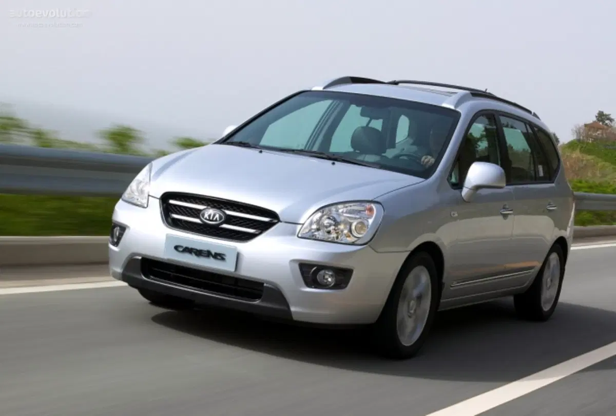 Kia Carens (2006-10) (6)
