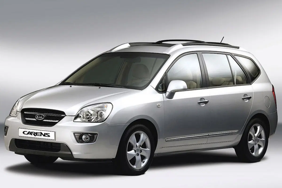 Kia Carens (2006-10) (7)