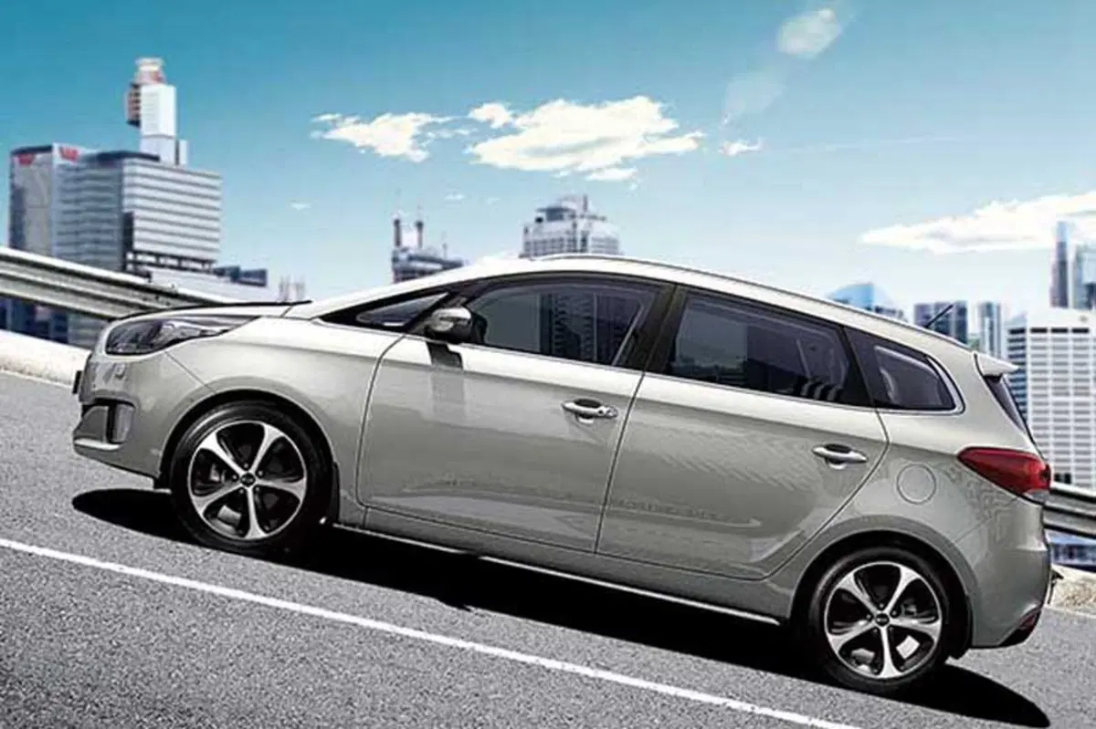 Kia Carens 1.7 CRDi 136 CV DCT Class (6)