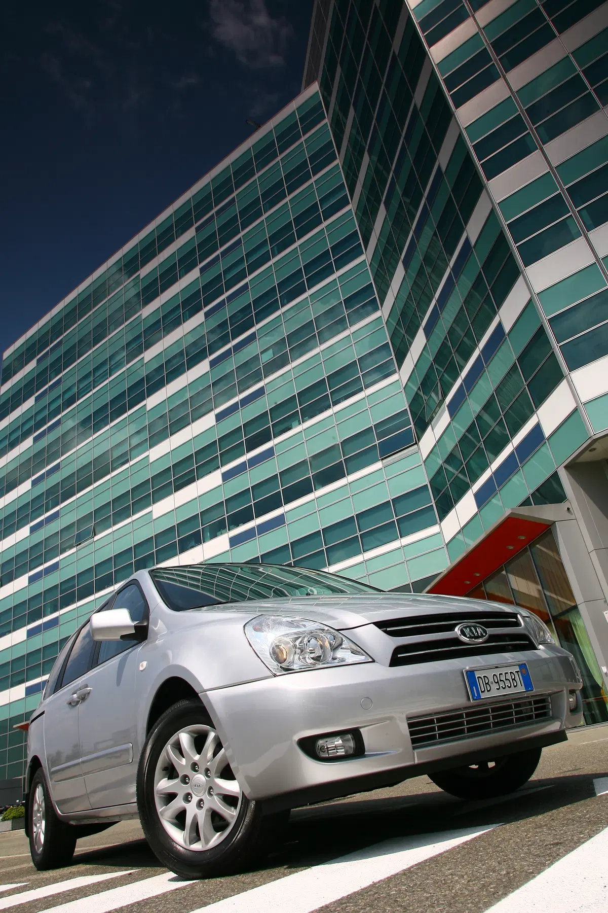 Kia Carnival (2006-10) (4)