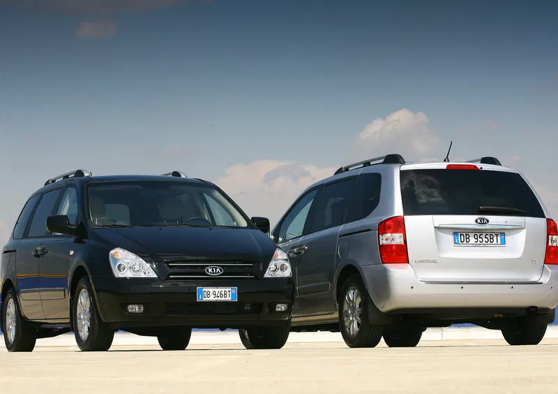 Kia Carnival (2006-10) (9)