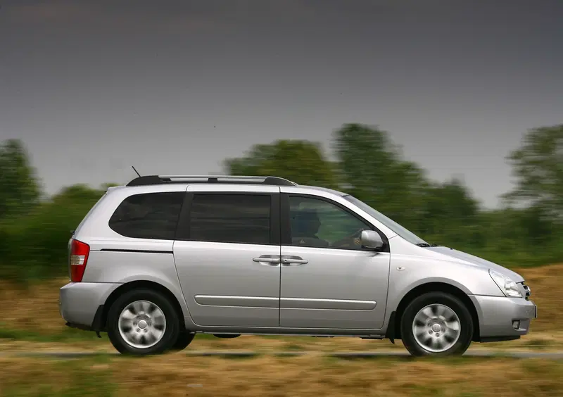 Kia Carnival (2006-10) (18)