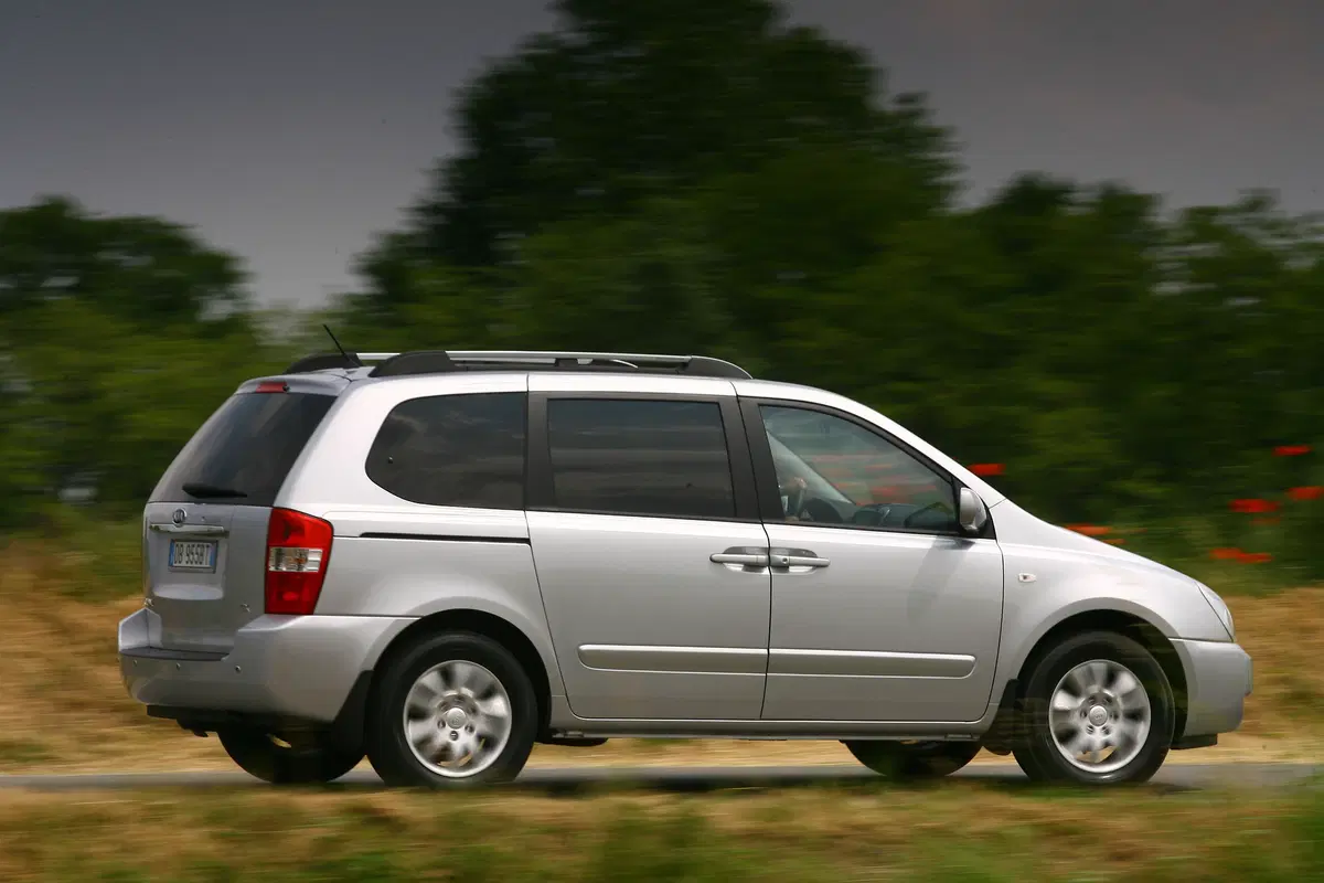 Kia Carnival (2006-10) (19)