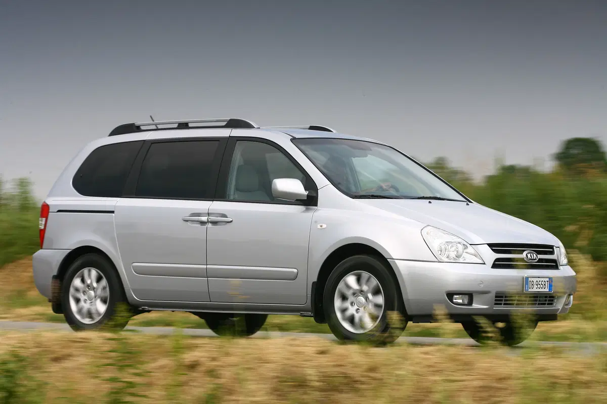 Kia Carnival (2006-10) (22)