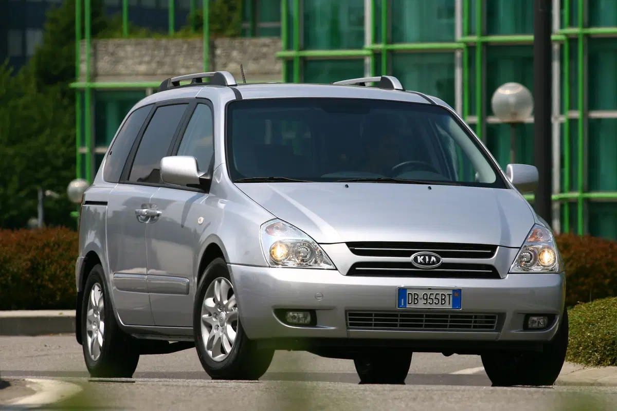 Kia Carnival (2006-10) (24)