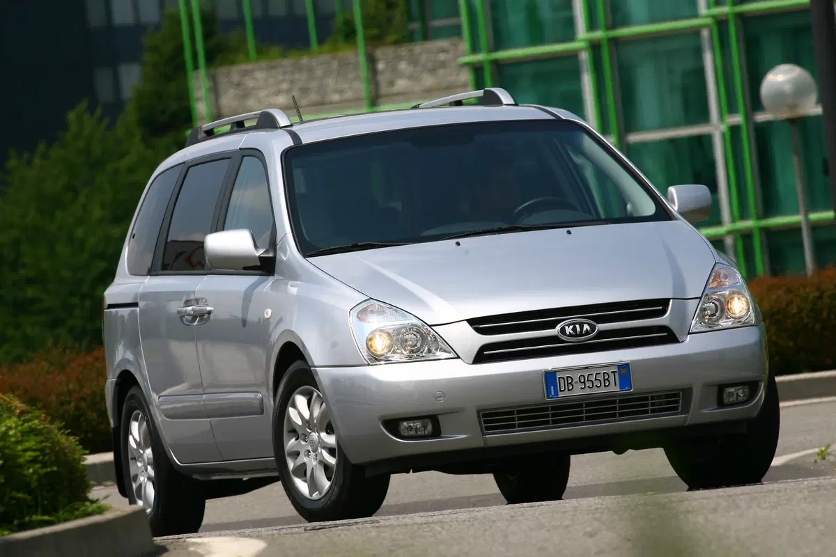 Kia Carnival (2006-10) (25)
