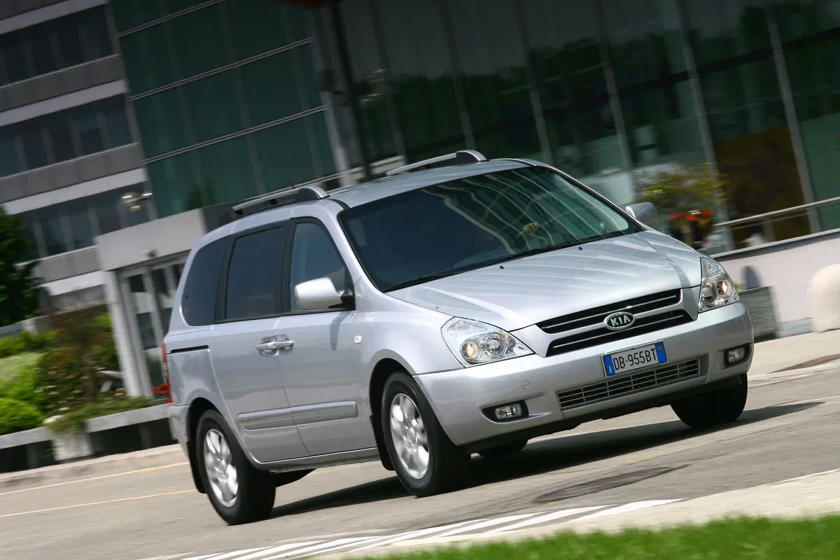 Kia Carnival (2006-10) (27)