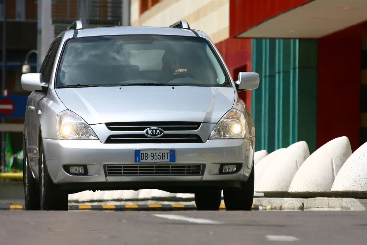 Kia Carnival (2006-10) (30)