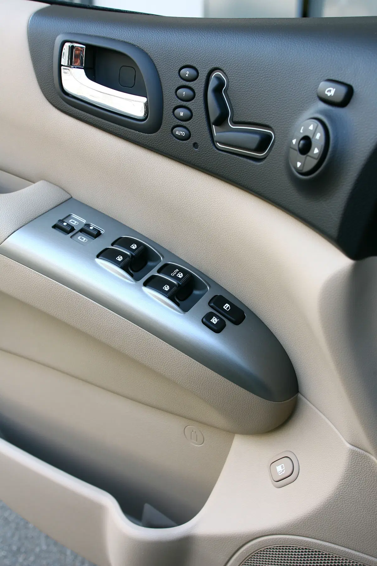 Kia Carnival (2006-10) (34)