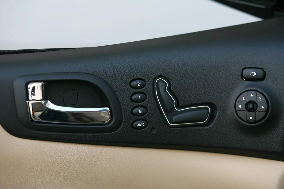 Kia Carnival (2006-10) (35)