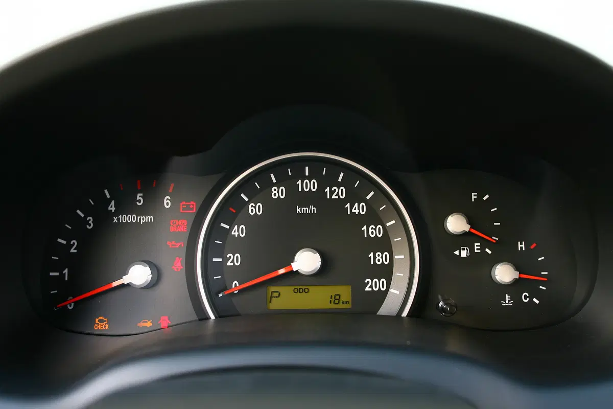 Kia Carnival (2006-10) (38)