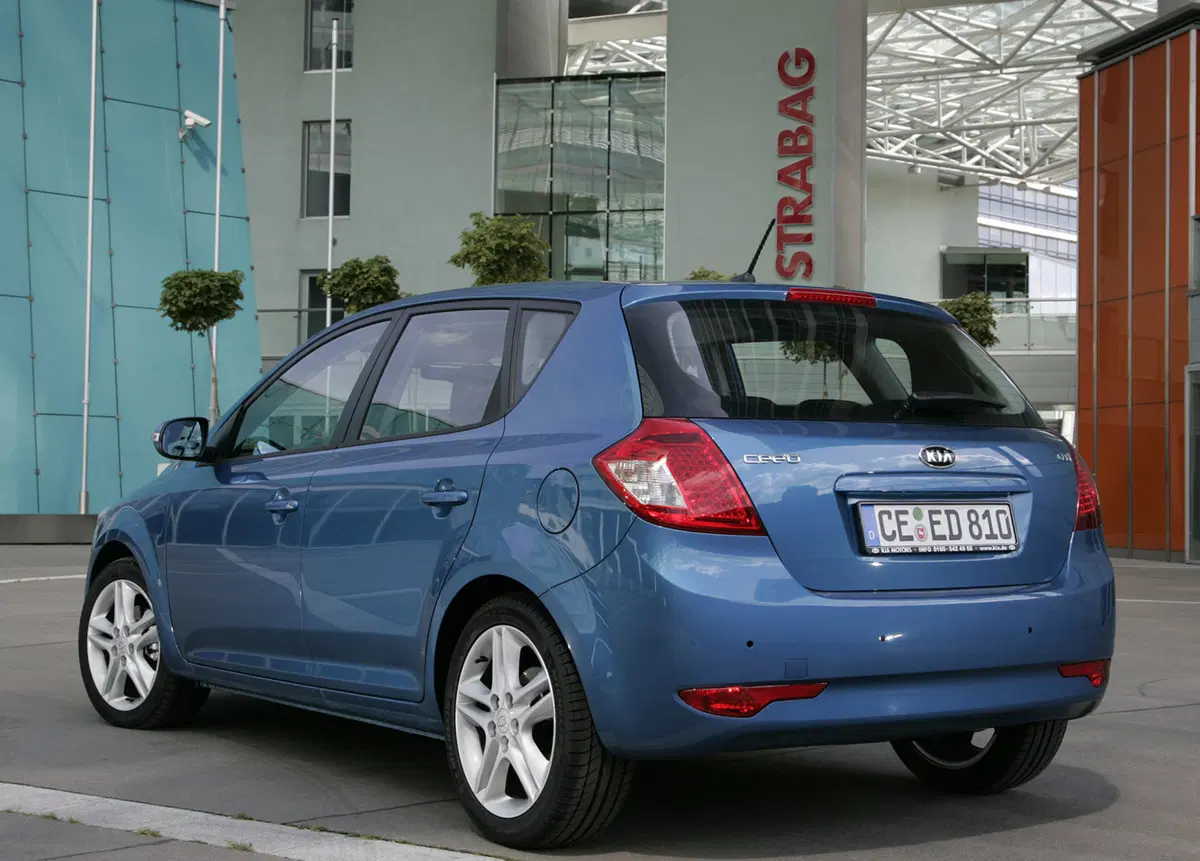 Kia Cee'd (2007-12) (11)