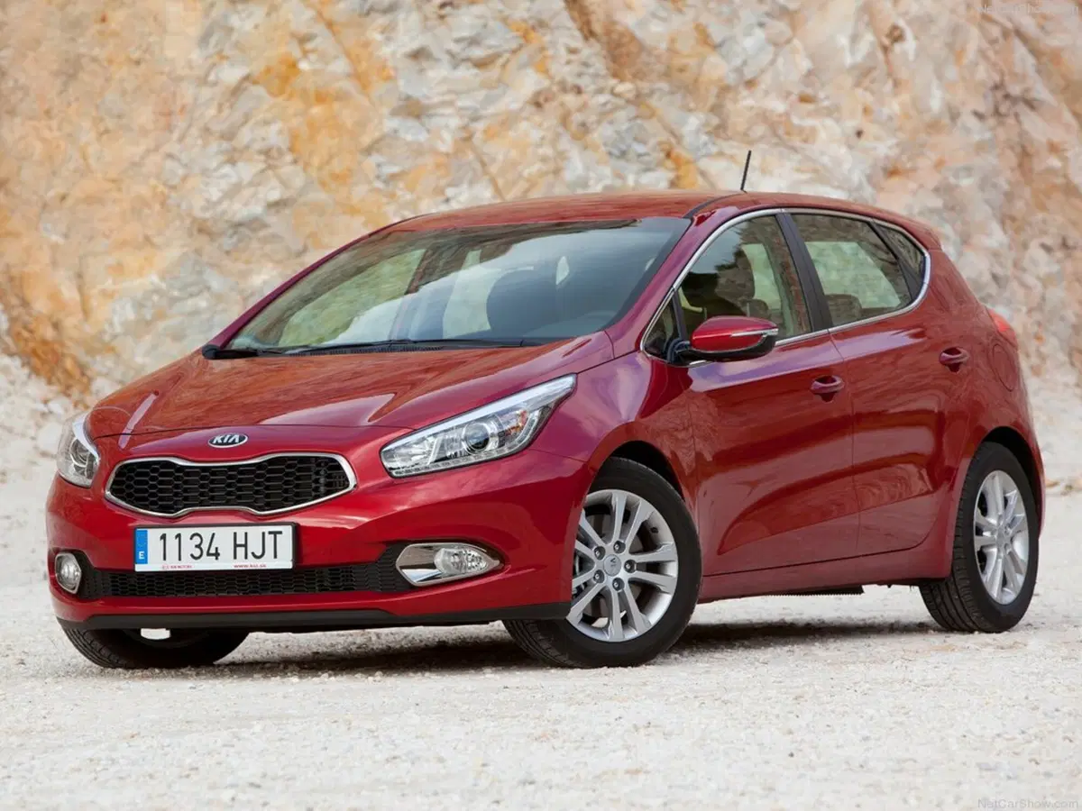 Kia cee'd 1.6 CRDi 136 CV DCT 5 porte GT Line (2)