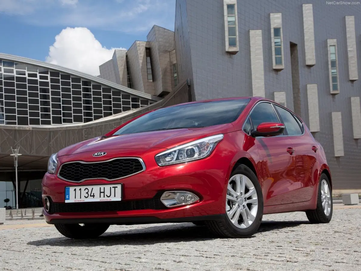 Kia cee'd 1.6 CRDi 136 CV DCT 5 porte GT Line (4)