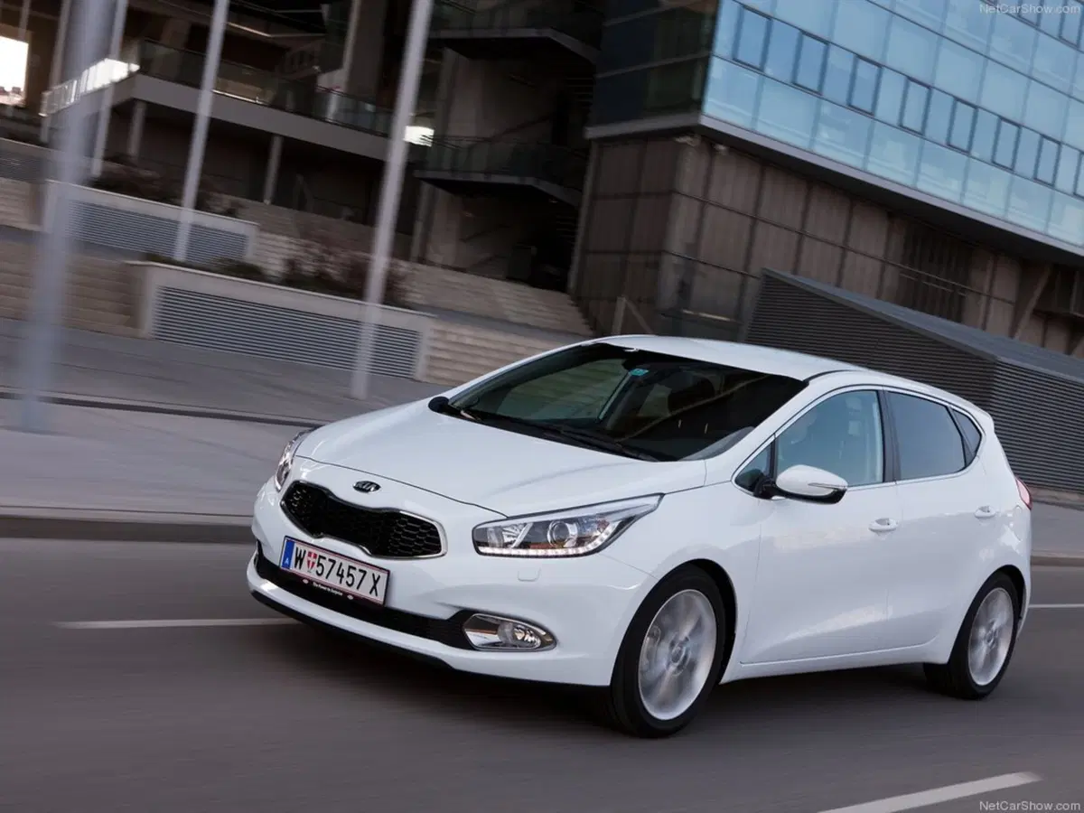Kia cee'd 1.6 CRDi 136 CV DCT 5 porte GT Line (10)