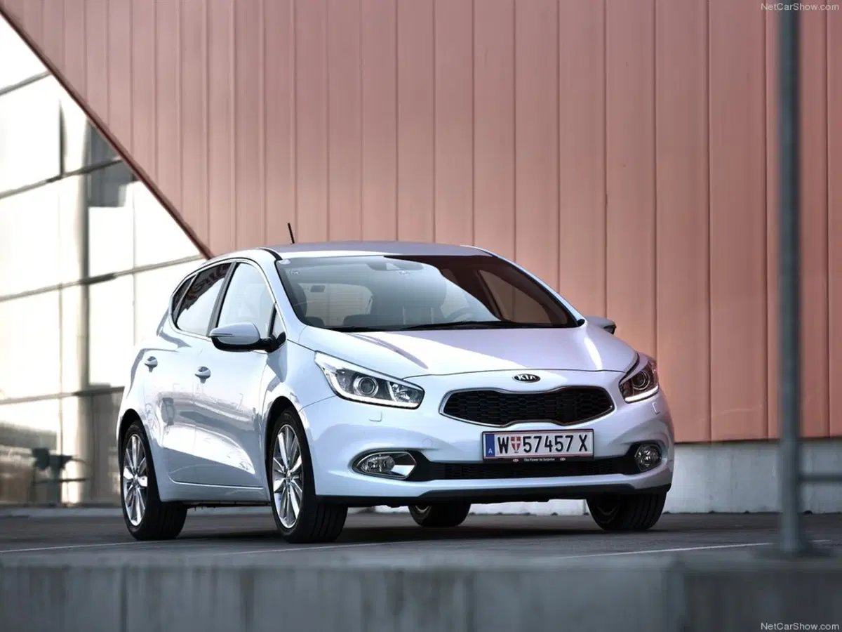 Kia cee'd 1.6 CRDi 136 CV DCT 5 porte GT Line (11)