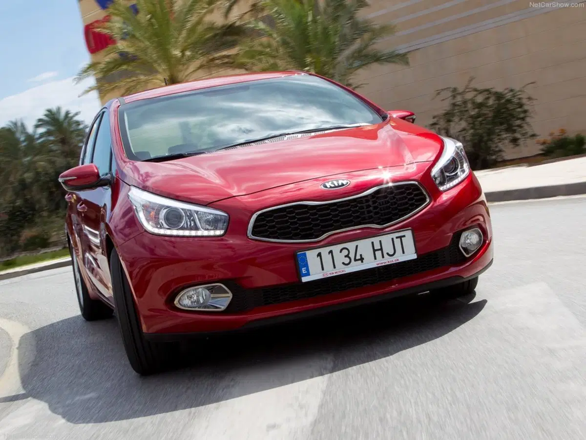 Kia cee'd 1.6 CRDi 136 CV DCT 5 porte GT Line (14)