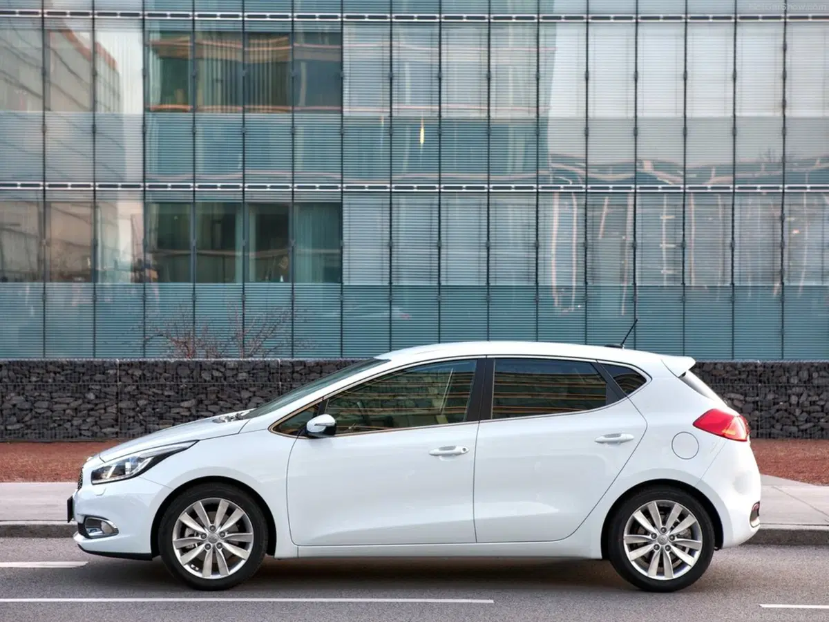 Kia cee'd 1.6 CRDi 136 CV DCT 5 porte GT Line (16)