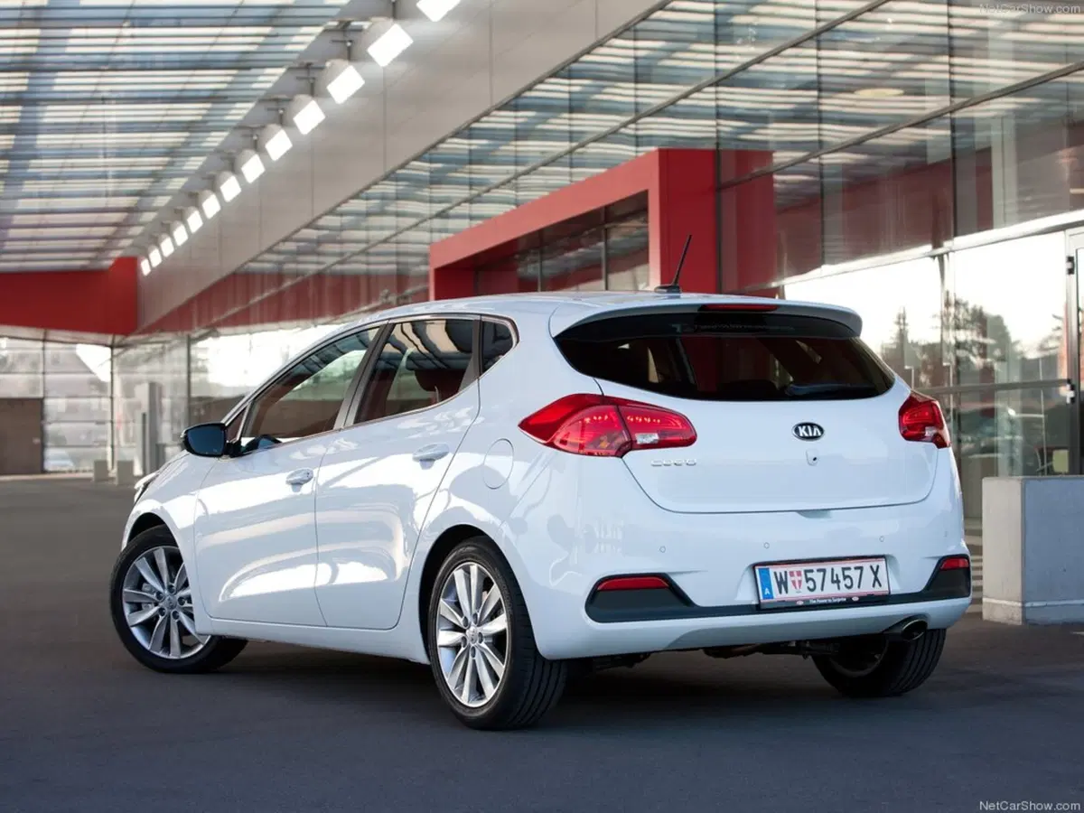 Kia cee'd 1.6 CRDi 136 CV DCT 5 porte GT Line (21)