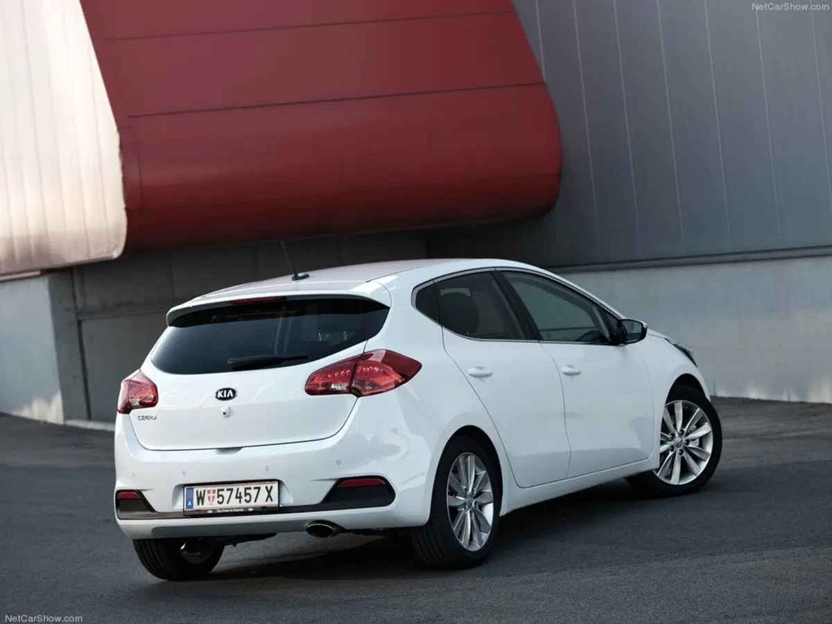 Kia cee'd 1.6 CRDi 136 CV DCT 5 porte GT Line (22)