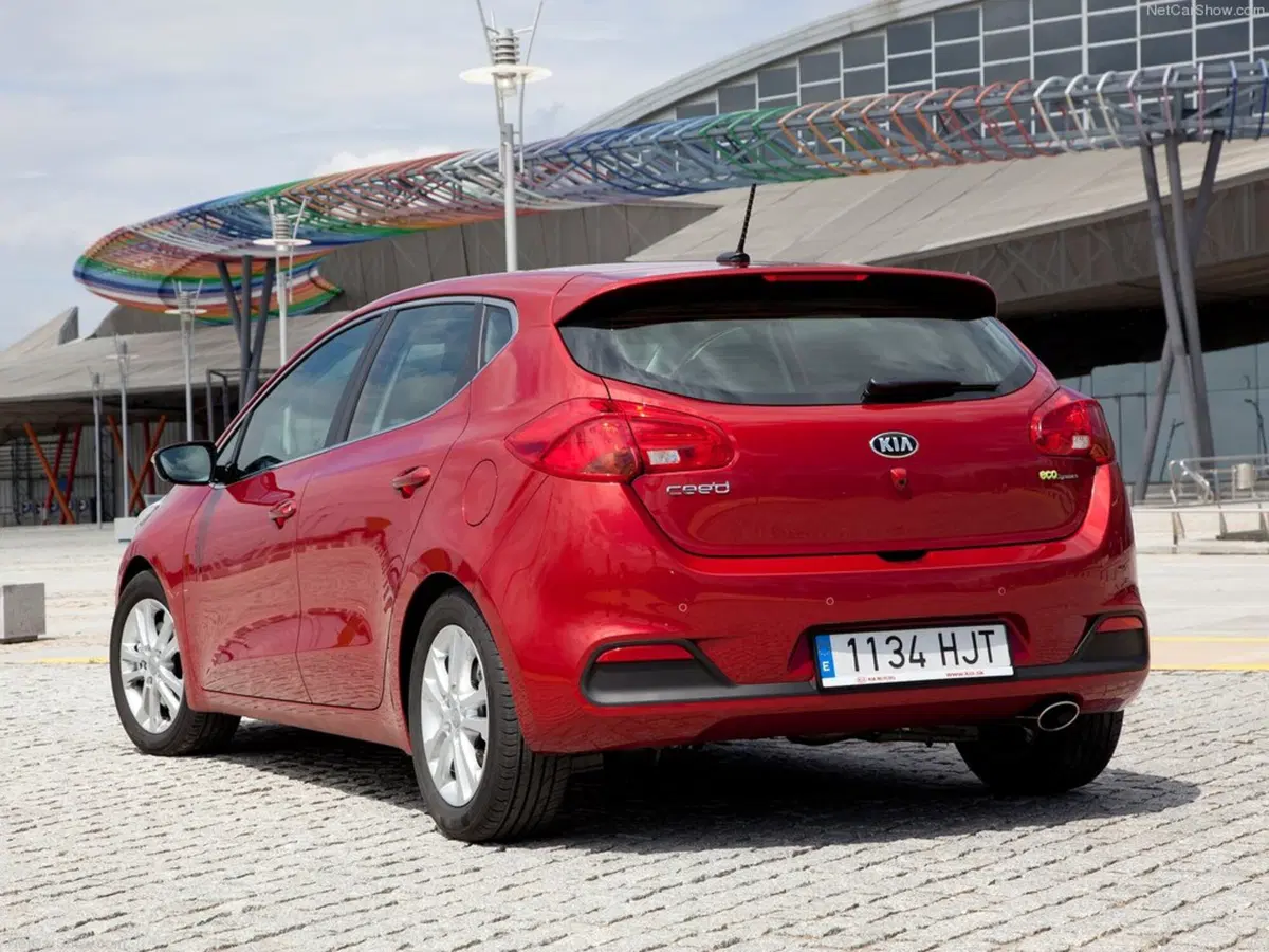 Kia cee'd 1.6 CRDi 136 CV DCT 5 porte GT Line (26)
