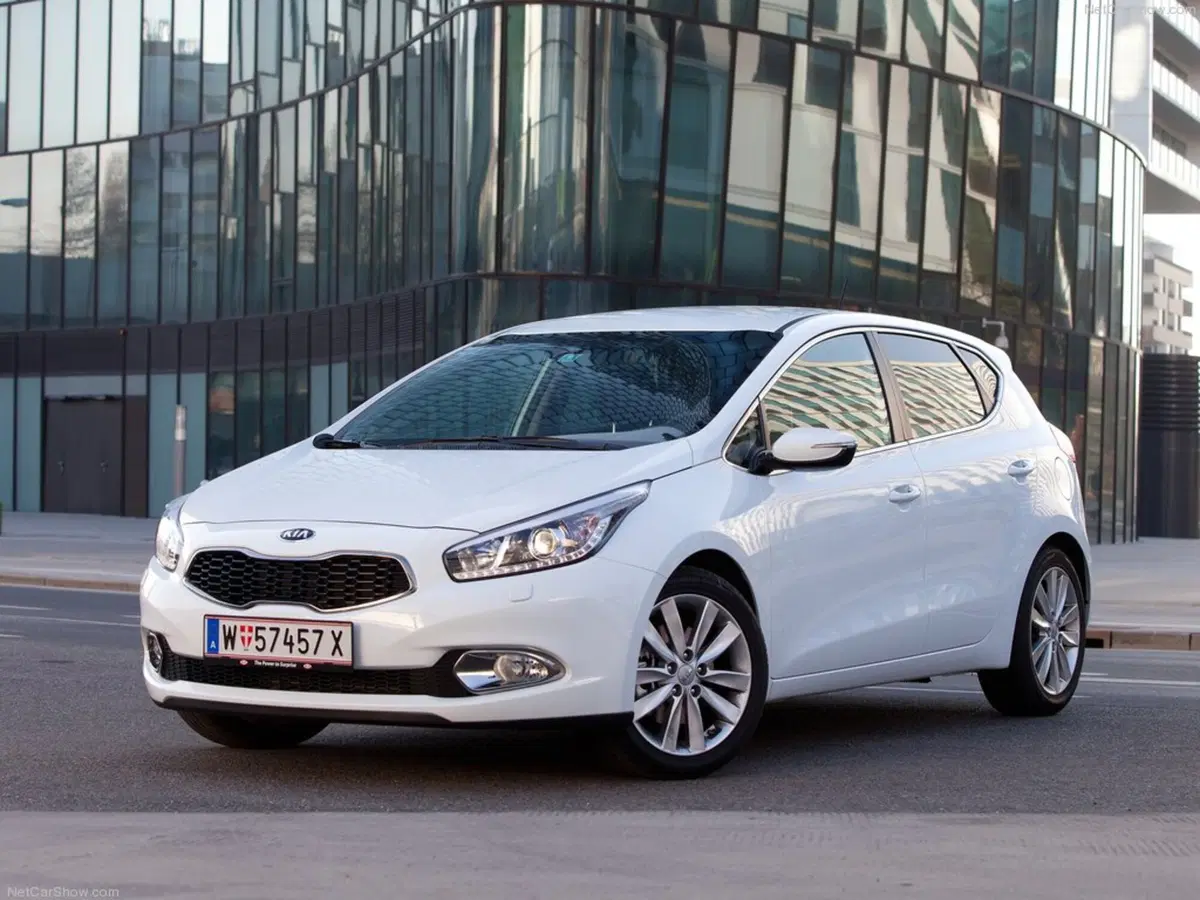 Kia cee'd 1.6 CRDi 136 CV DCT 5 porte GT Line (27)